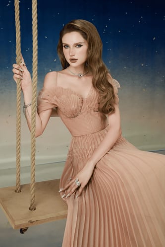 فستان لوسترا