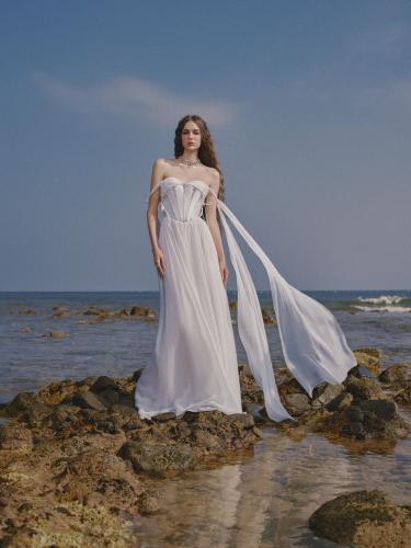 فستان البحيرة