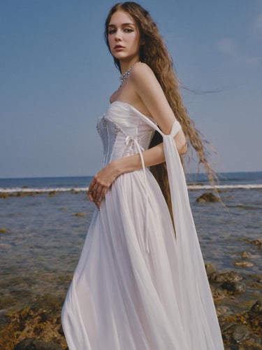 فستان البحيرة