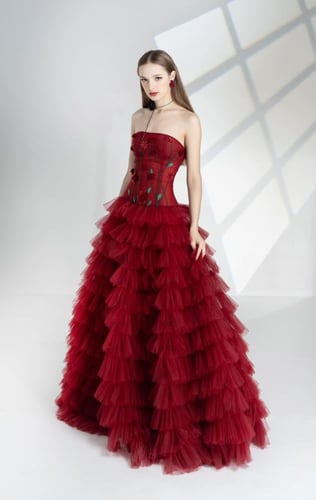 فستان إميلي