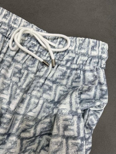 بنطلون رمادي /ابيض موديل 1315