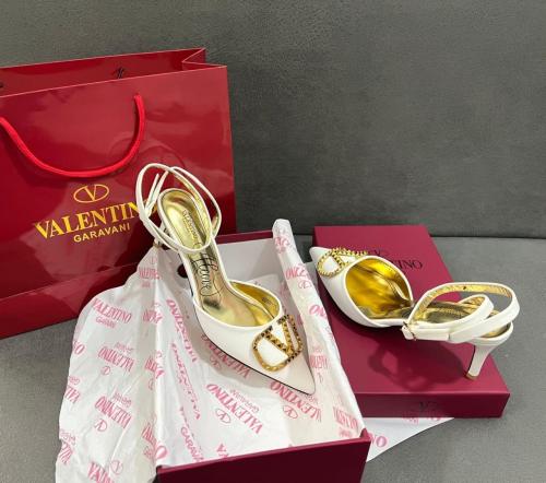 كعب ابيض موديل 616