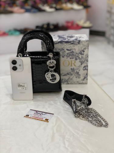 شنطة صغيرة اسود لامع 470365