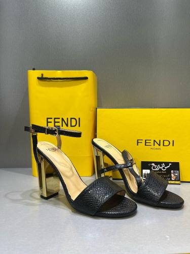 كعب نسائي موديل 19