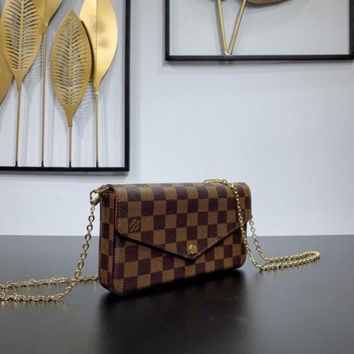 شنطة ميني بني مربعات 16828