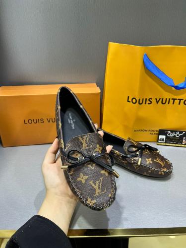 شوز نسائي موديل 18