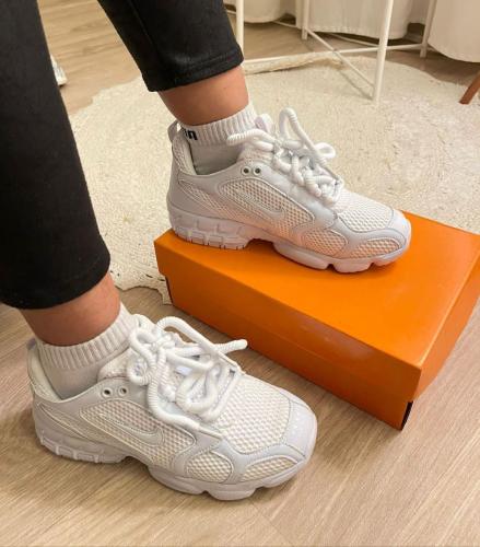 شوز ابيض موديل 697