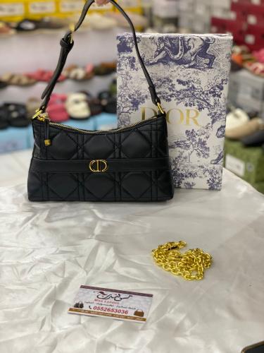 شنطة وسط اسود 17019