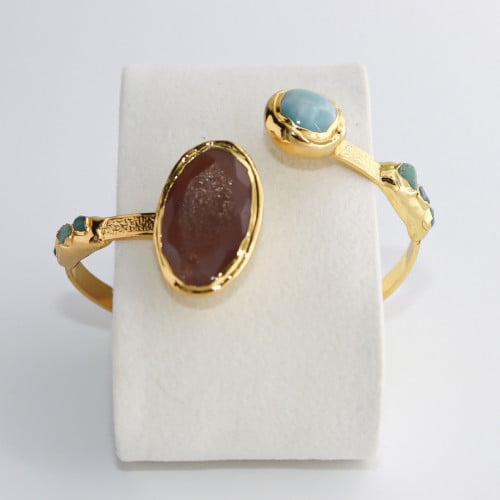 اسوارة أنيقة من النحاس المطلي بالذهب ومزين بالأحجا...