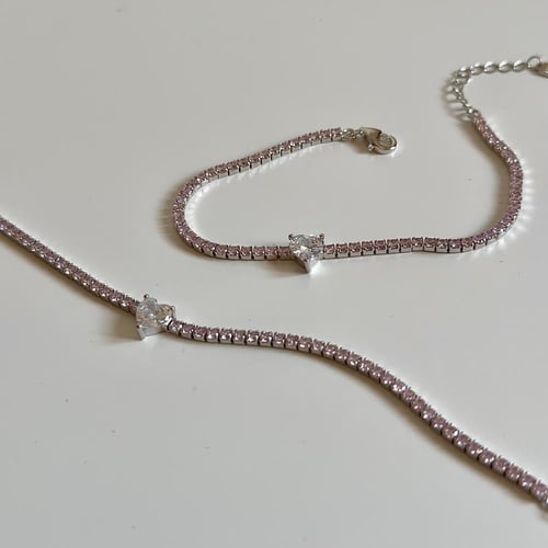 اسوارة تينيس لوف ببريق مثالي! بفصوص وردية و قلب أب...