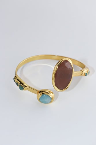 اسوارة أنيقة من النحاس المطلي بالذهب ومزين بالأحجا...