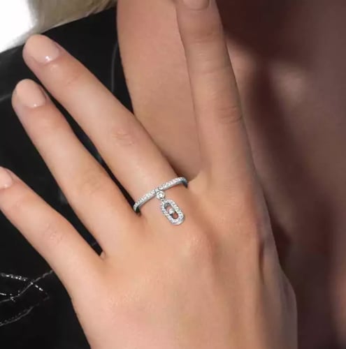 خاتم بتصميم ميسيكا مزين بـالفصوص و تعليقة متحركة م...