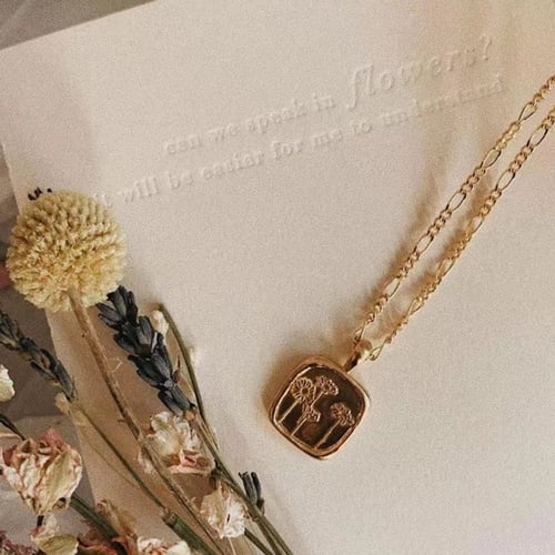 سلسلة دايزي ذهبية بسلسلة عريضة من الستانلس ستيل مض...