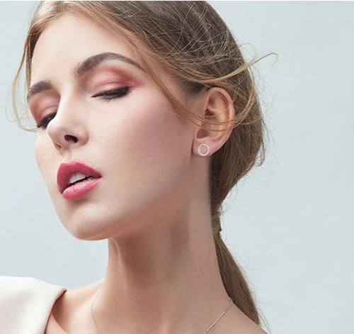 حلق راوند من الفضة الاسترليني عيار 925 مزين بالكري...