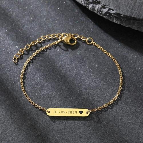 اسوارة "ديت" منقوشة بتاريخك المفضل بالخط الكوفي ال...