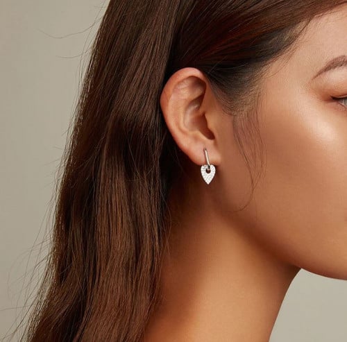 حلق قلب مزين بفصوص كريستال من الفضة الاسترليني عيا...