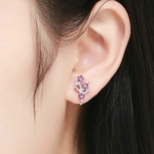 حلق بشكل غصن زهور مزين بفصوص كريستال من الفضة الاس...