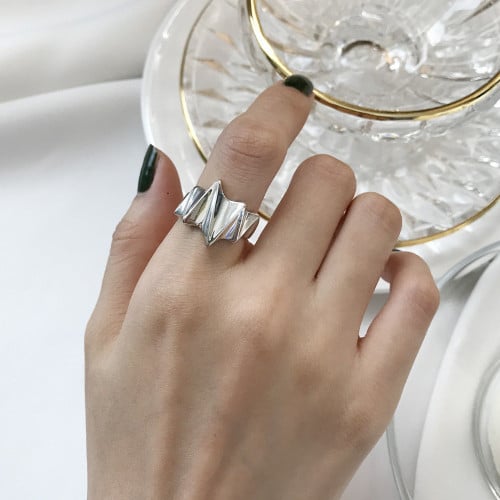 خاتم سبارك بتصميم أنيق من الفضة الاسترليني عيار 92...