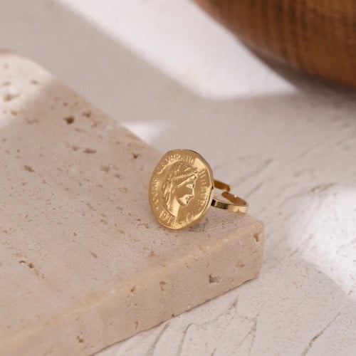 خاتم كوين ذهبي من الستانلس ستيل مضاد للصدأ