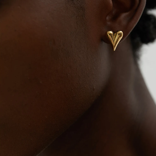 حلق موديل 002 متوفر باللونين ذهبي او فضي من الستان...