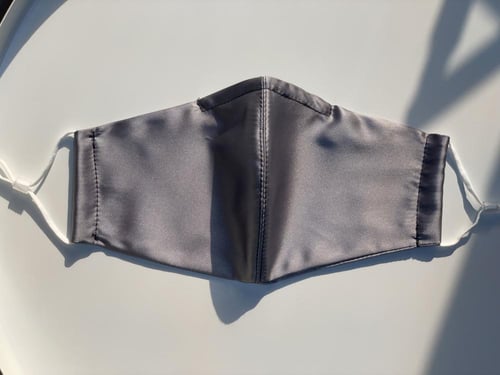 كمام حرير رمادي