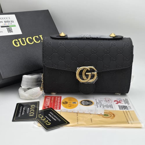 طقم شنطه ونظاره واكسسوار من ماركة قوتشي