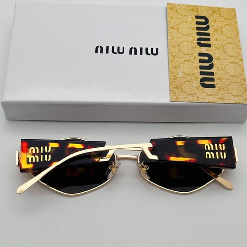 نظاره ميو ميو miu miu