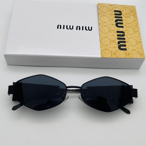 نظاره ميو ميو miu miu