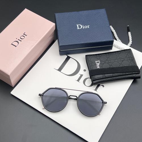 طقم نظارة مع محفظه ديور