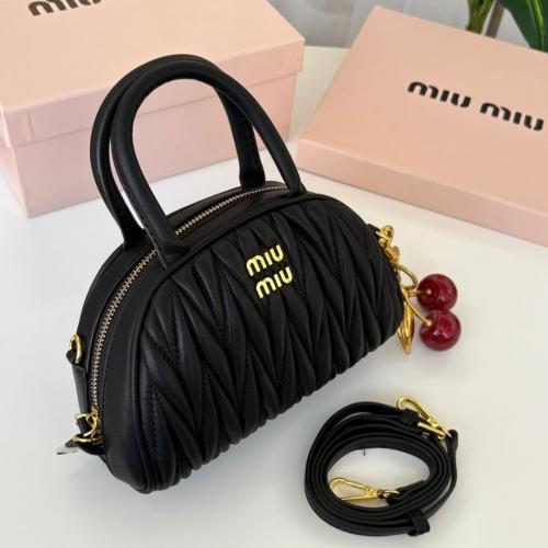 شنطه ميو ميو miumiu