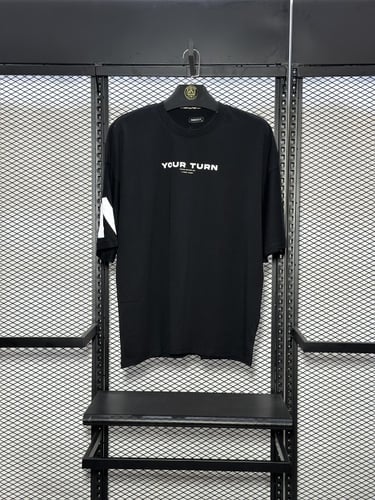 تيشيرت اوفر سايز BREEZY اللون الاسود