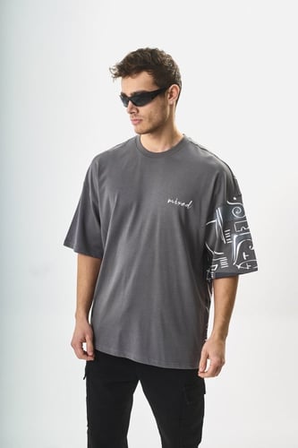 تيشيرت اوفر سايز BREEZY لون رصاصي