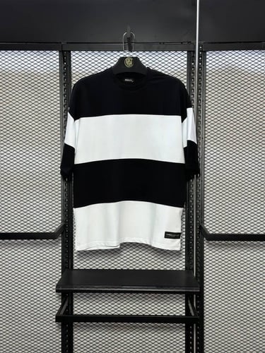 تيشيرت اوفر سايز BREEZY ابيض و اسود