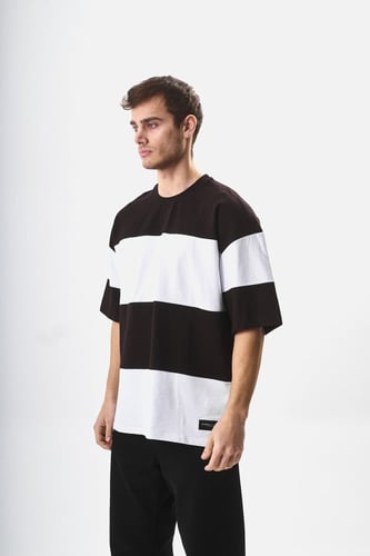 تيشيرت اوفر سايز BREEZY ابيض و اسود