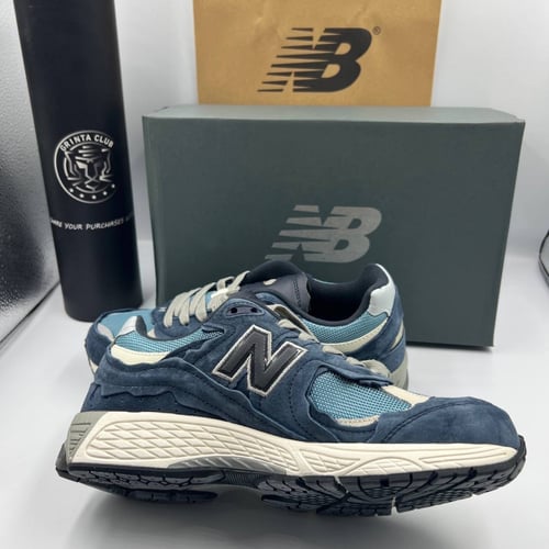 حذاء ماركة NEW BALANCE 2002RD كلاسيكي