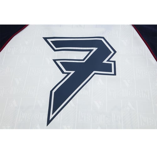 تيشيرت ايرون ميدان كلاسيكي 1999