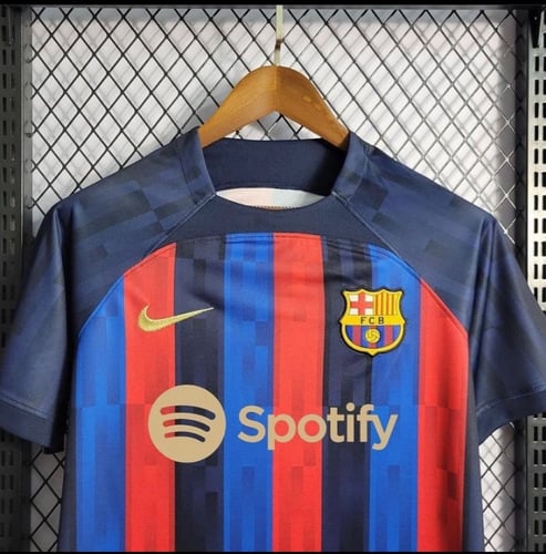 تيشيرت برشلونة الطقم الأساسي 2023