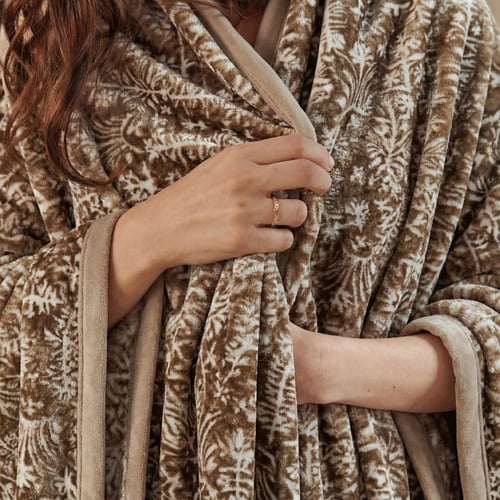 بطانية مخمل فائقة النعومة تصميم مشجر