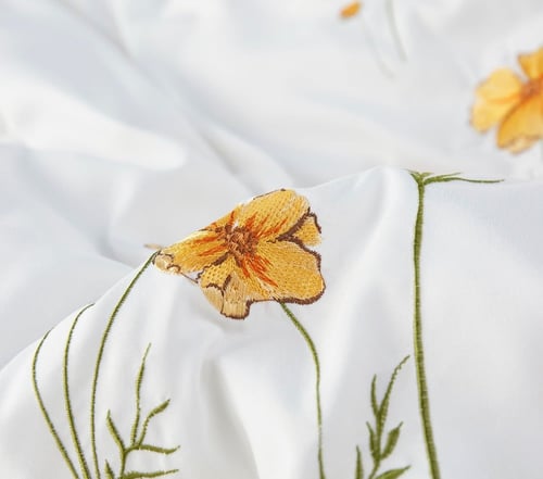 طقم مفرش أقحوان مطرز أنيق - مايكروفايبر