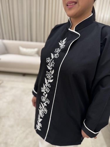 طقم يونيفورم فاخر مطرّز ( كمية محدودة)