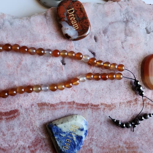 سبحة حجر الكرنيلين الزاهي Carnelian