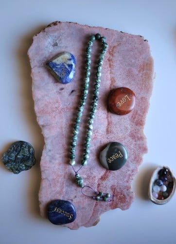 سبحة حجر الجاسبر الأخضر المنقط بالأبيض Green Spot...