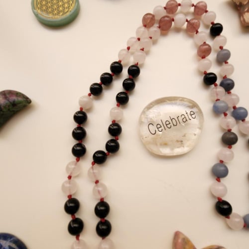 عقد نجم القلب Heart’s Star من حجر الأوبسيديّن الأس...