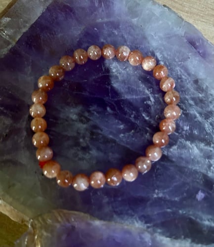 اسوارة حجر الشمس سنستون Sunstone