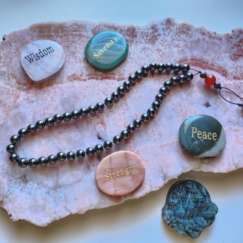 سبحة حجر الهيماتايت الفاخرة Hematiteو الكرنيلين ال...