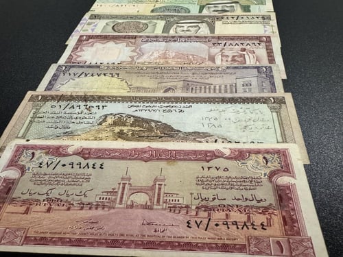 جميع إصدارات الريال السعودي الورقي من عام (1375هـ/...