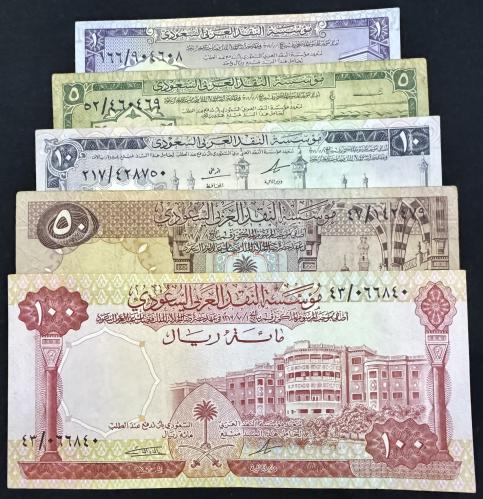 طقم الملك فيصل بن عبدالعزيز إصدار كامل