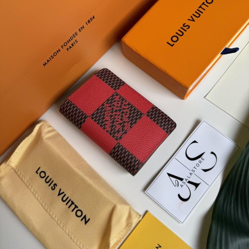 محفضه لويس فيتون بطايق ماستر