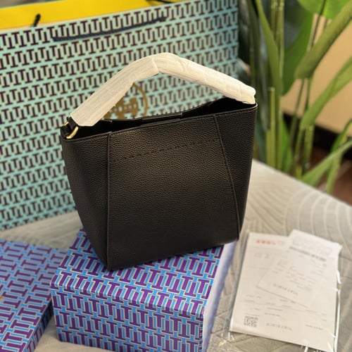 شنطه توري بورش نسائي اسود