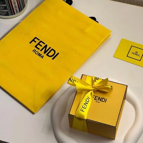 ساعه فندي نسائي